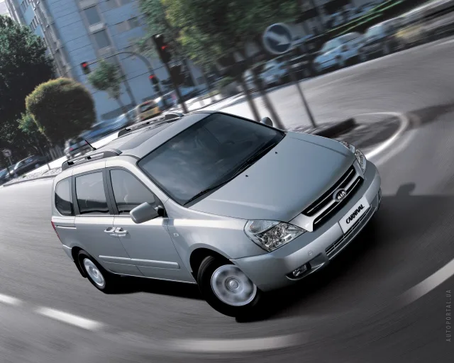 KIA Carnival мінівен — 19