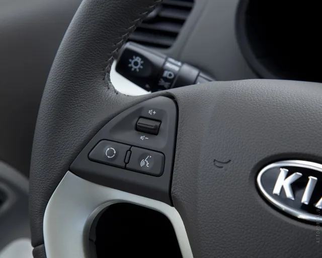 KIA Picanto 2011 хетчбек — 22