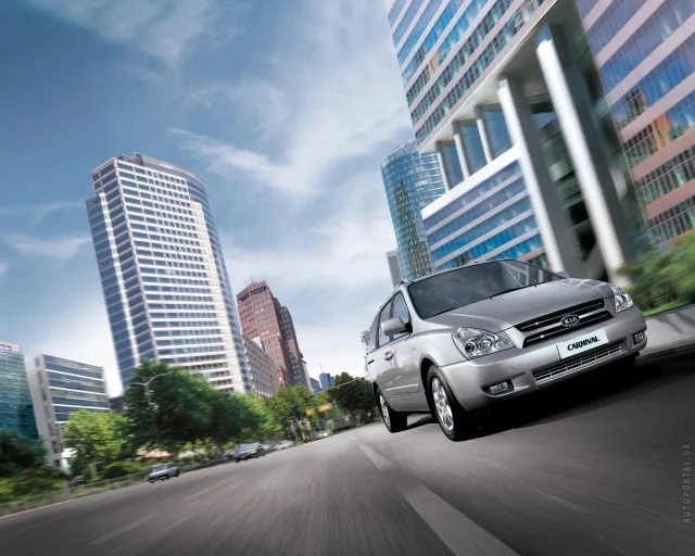 KIA Carnival мінівен — 21