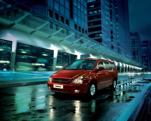 KIA Carnival мінівен — 20