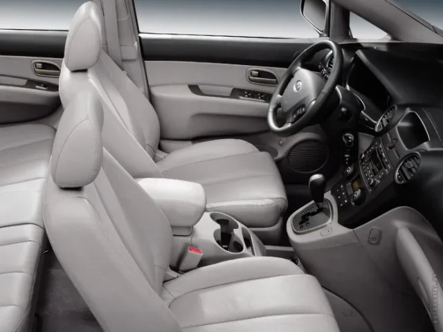 KIA Carens 2.0 AT Mid — 4
