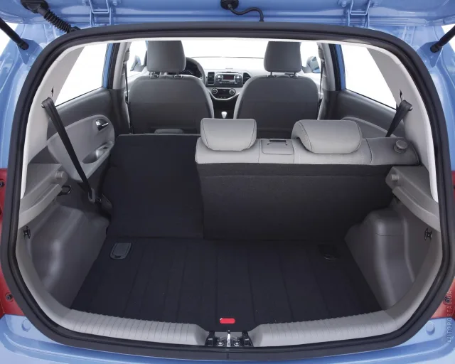 KIA Picanto 2011 хетчбек — 8