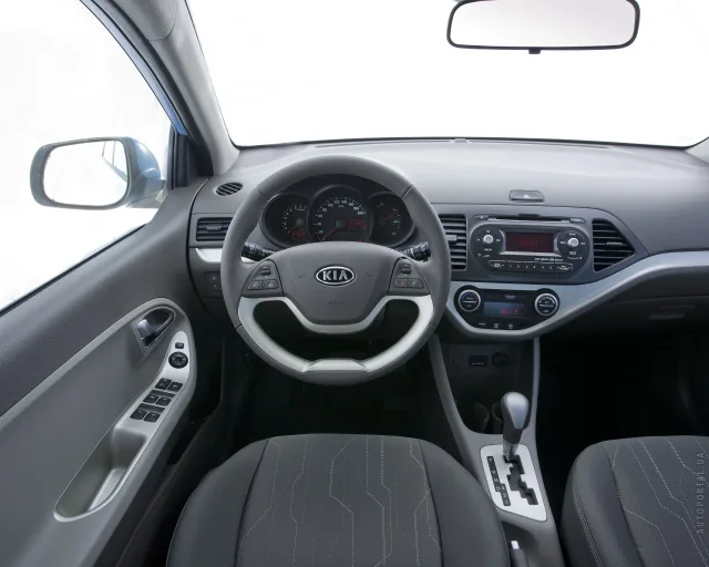 KIA Picanto 2011 хетчбек — 7