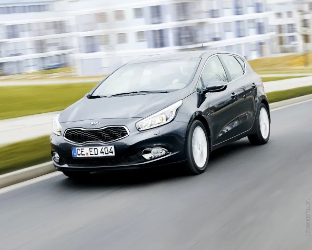 KIA Cee’d JD F/L 2012 hatchback — 12