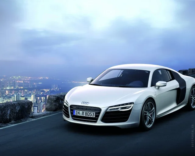 Audi R8 2012 купе — 11