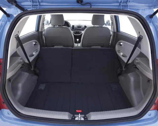 KIA Picanto 2011 хетчбек — 13