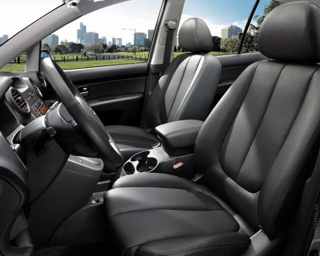 KIA Carens 2.0 AT Mid — 5