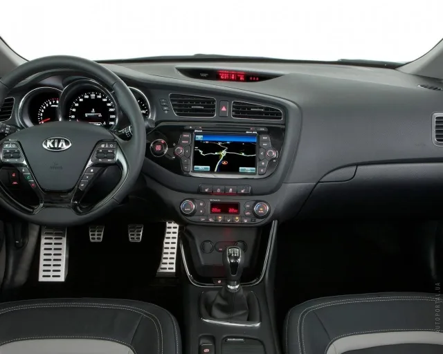 KIA Cee’d JD F/L 2012 hatchback — 6