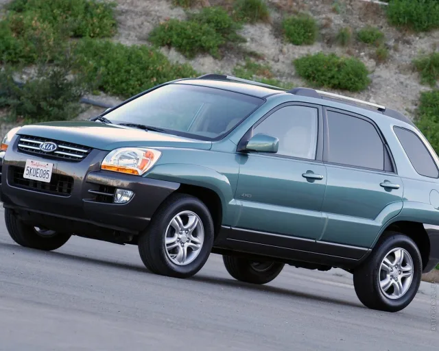 KIA Sportage 2004 кросовер — 9