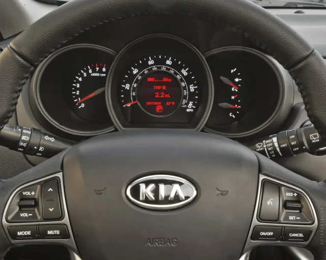 KIA Rio New 1.6 AT Top — 10