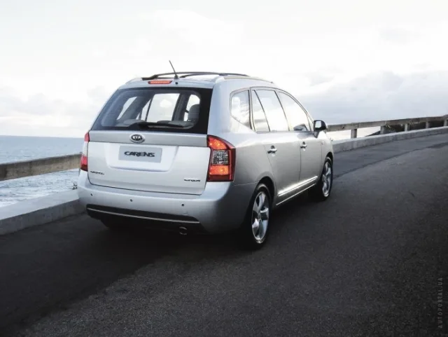 KIA Carens 2.0 AT Mid — 19