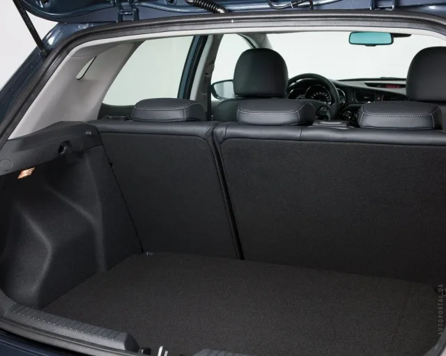 KIA Cee’d JD F/L 2012 hatchback — 3