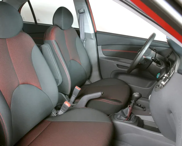 KIA Rio 2002 hatchback — 3