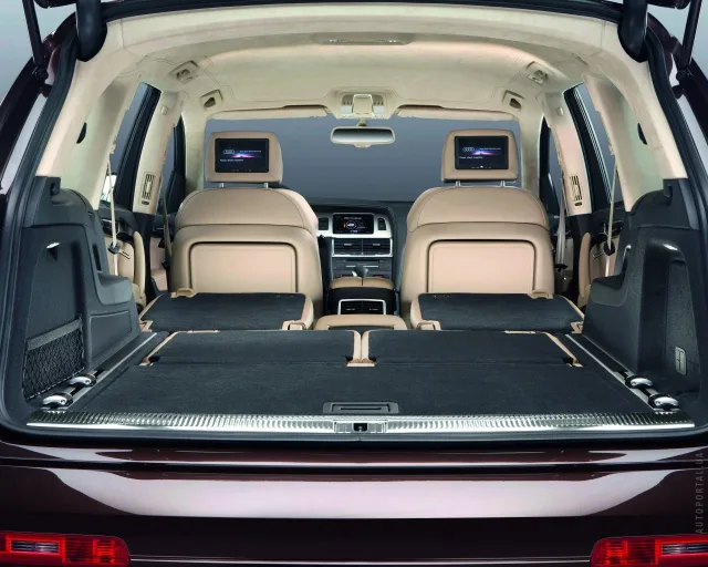 Audi Q7 2009 crossover — 9