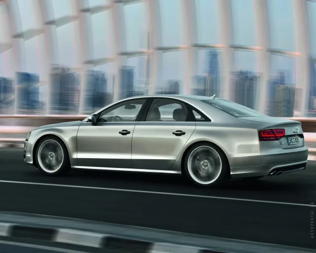 Audi S8 2013 4.0 AT — 21
