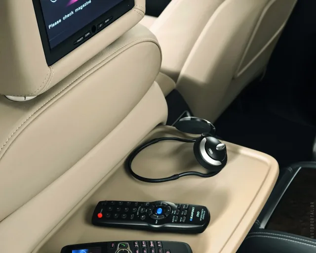 Audi Q7 2009 crossover — 25