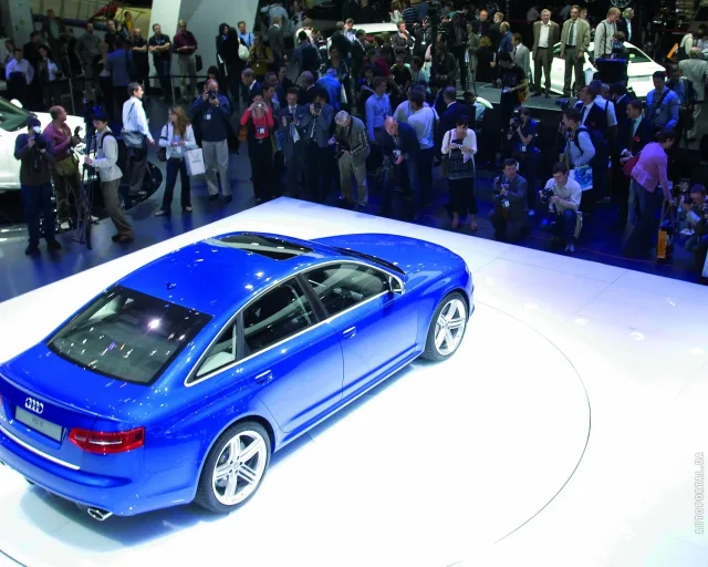 Audi RS6 2009 sedan — 11