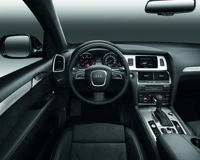 Audi Q7 2009 crossover — 16