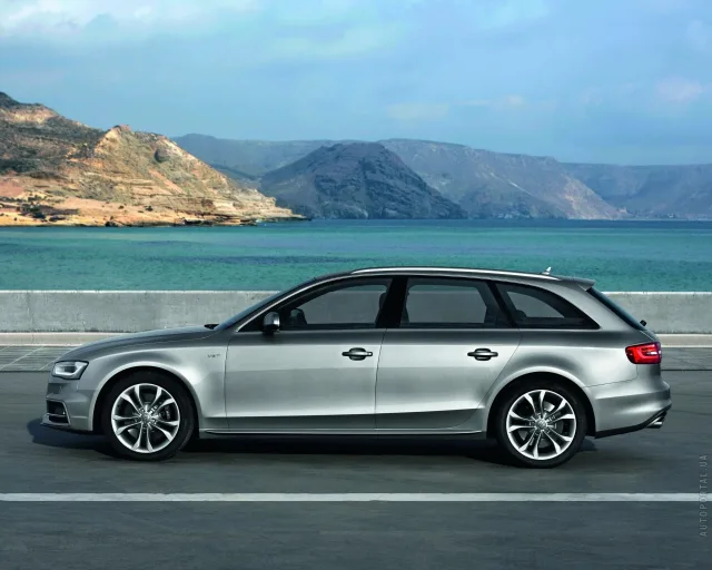 Audi S4 Avant 2012 station wagon — 25
