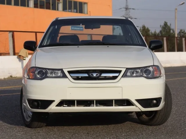 Daewoo Nexia N 150 1.6 MT DOHC ND18 — 3