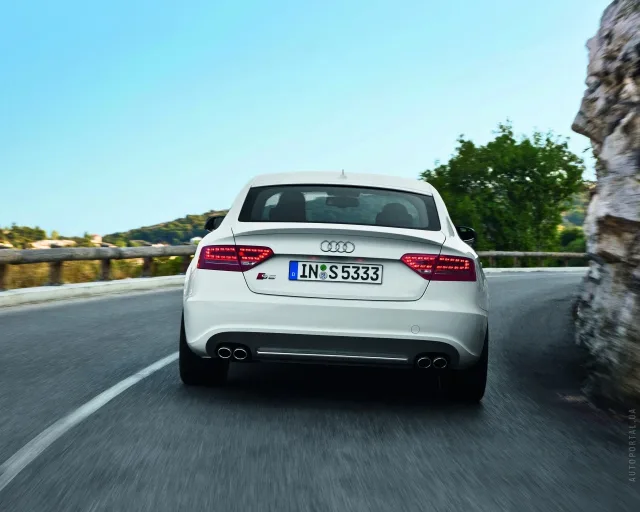 Audi S5 Sportback 2008 хетчбек — 3