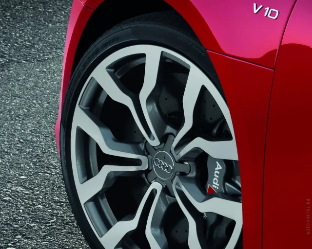 Audi R8 Spyder V8 4.2 FSI MT — 12