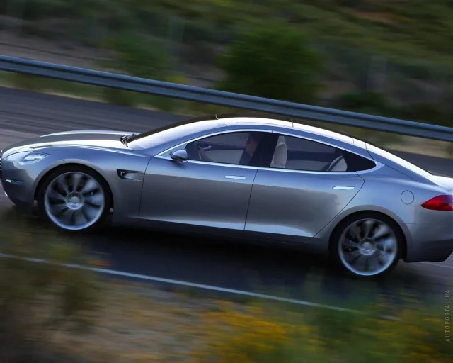 Tesla Model S (40 kW/h) AT — 3