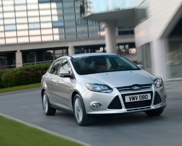 Ford Focus III 2013 sedan — 19