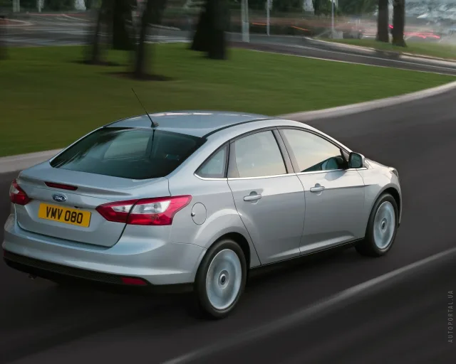 Ford Focus III 2013 sedan — 25