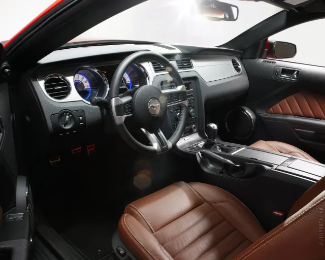Ford Mustang 4.6 AT — 17