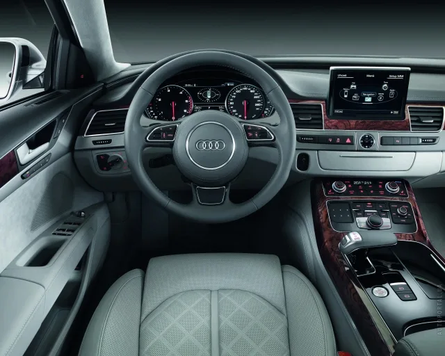 Audi A8 2010 седан — 15
