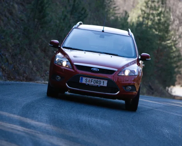 Ford Focus 1.6D MT Trend+ — 16
