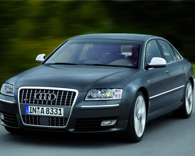 Audi S8 2007 седан — 12