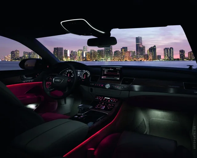 Audi A8 2010 седан — 6