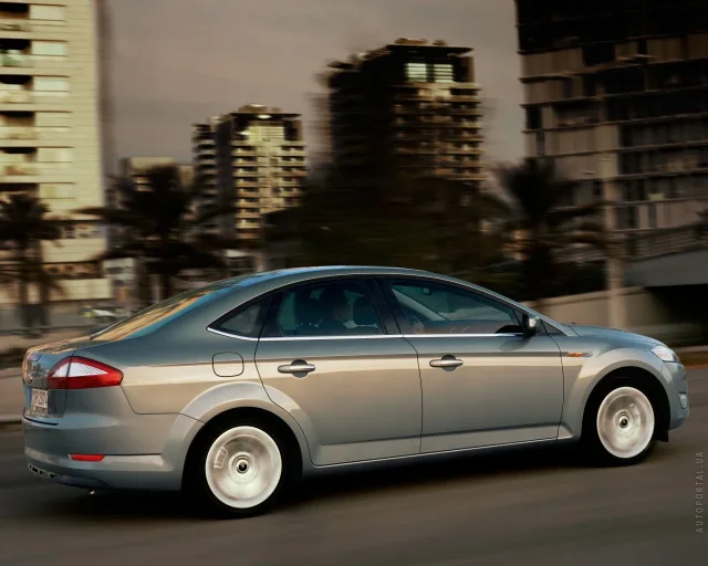 Ford Mondeo 2.0 MT Titanium — 22
