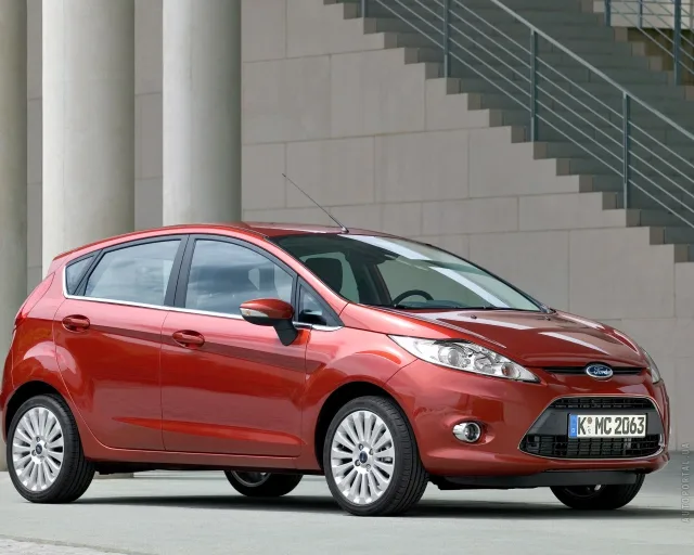 Ford Fiesta 2008 хетчбек — 13