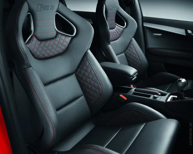 Audi RS3 Sportback 2010 (Ауди РС3 Спортбэк) хэтчбек — 3