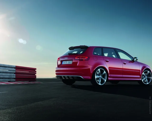 Audi RS3 Sportback 2010 (Ауди РС3 Спортбэк) хэтчбек — 19