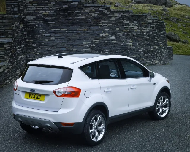 Ford Kuga 2008 crossover — 22