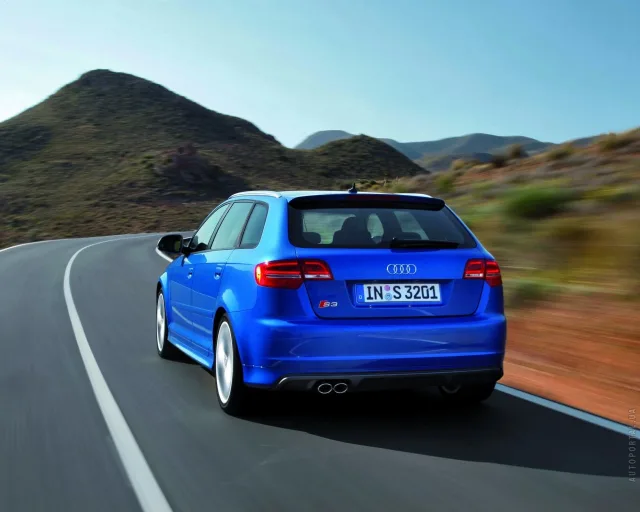 Audi S3 Sportback 2012 хетчбек — 8