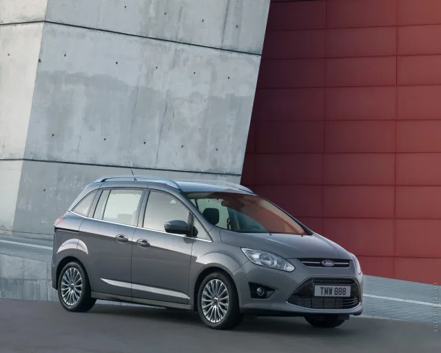 Ford Grand C-MAX 1.6 MT Trend — 14