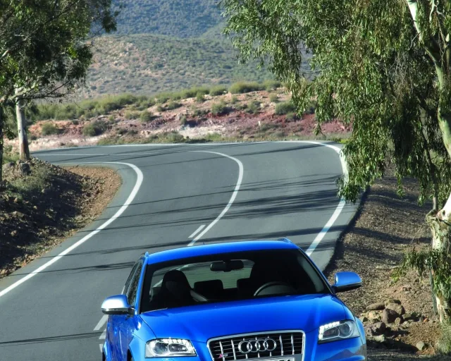 Audi S3 Sportback 2012 хетчбек — 16