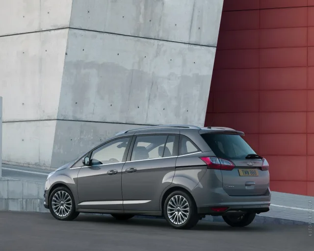 Ford Grand C-MAX 1.6 MT Trend — 13