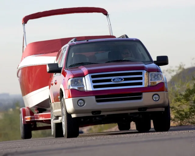 Ford Expedition позашляховик — 21