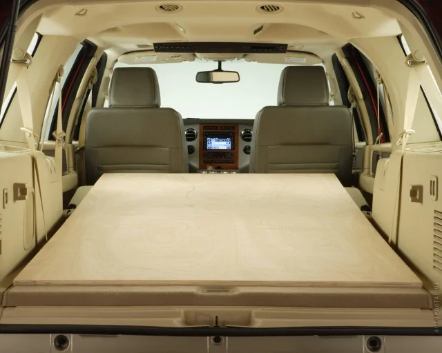 Ford Expedition позашляховик — 14