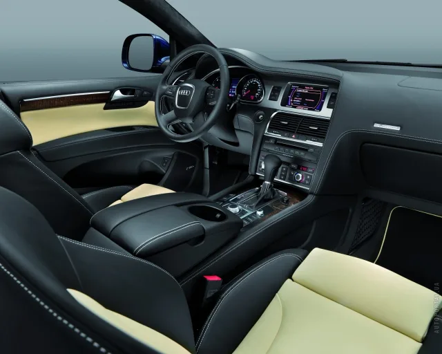 Audi Q7 2006 кросовер — 10