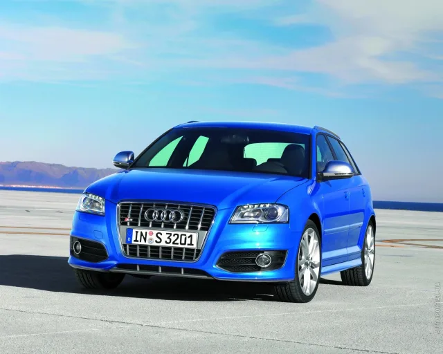 Audi S3 Sportback 2012 хетчбек — 7