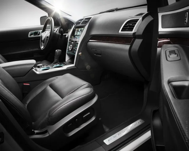 Ford Explorer 3.5 AT — 22