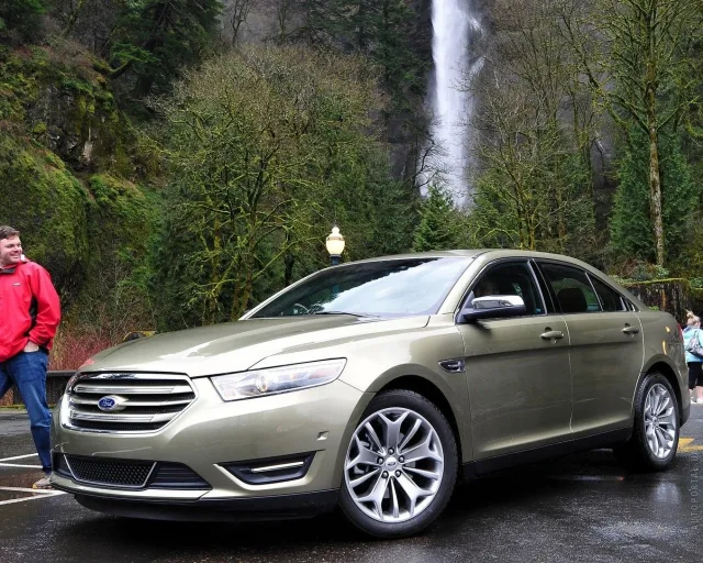 Ford Taurus седан — 13