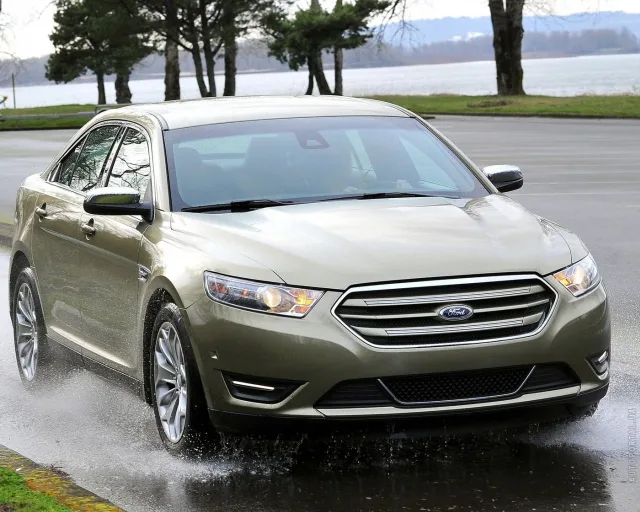 Ford Taurus седан — 12